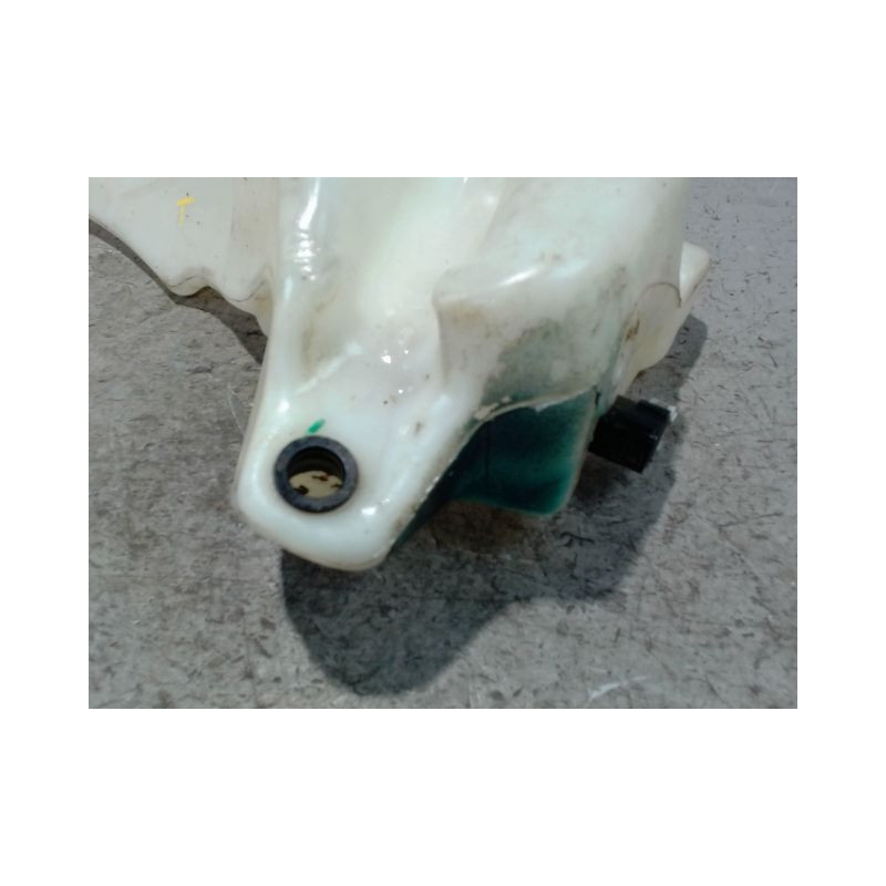 RESERVOIR LAVE-GLACE AVANT PEUGEOT 607 2004-