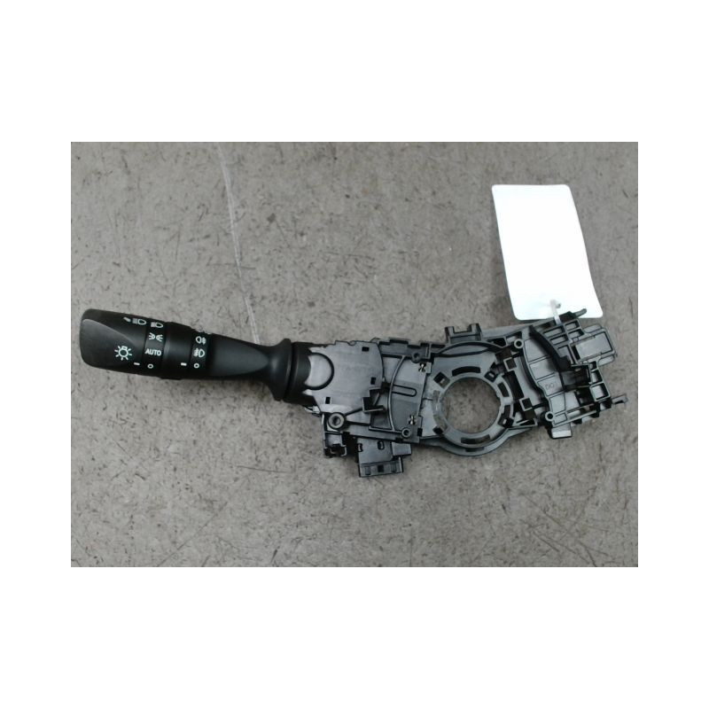 COMMANDE CLIGNOTANT TOYOTA AURIS