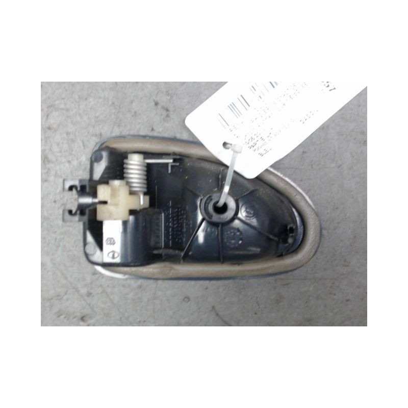 POIGNEE INTERIEURE PORTE AVANT DROIT RENAULT CLIO II PH.2 01-06
