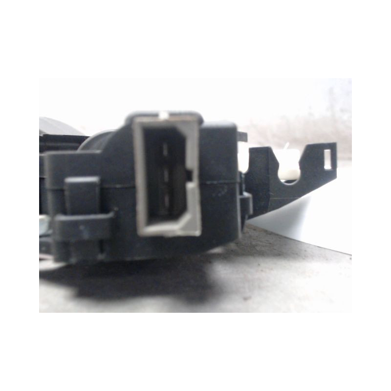 SERRURE COFFRE ARRIERE VOLKSWAGEN PASSAT 2005-
