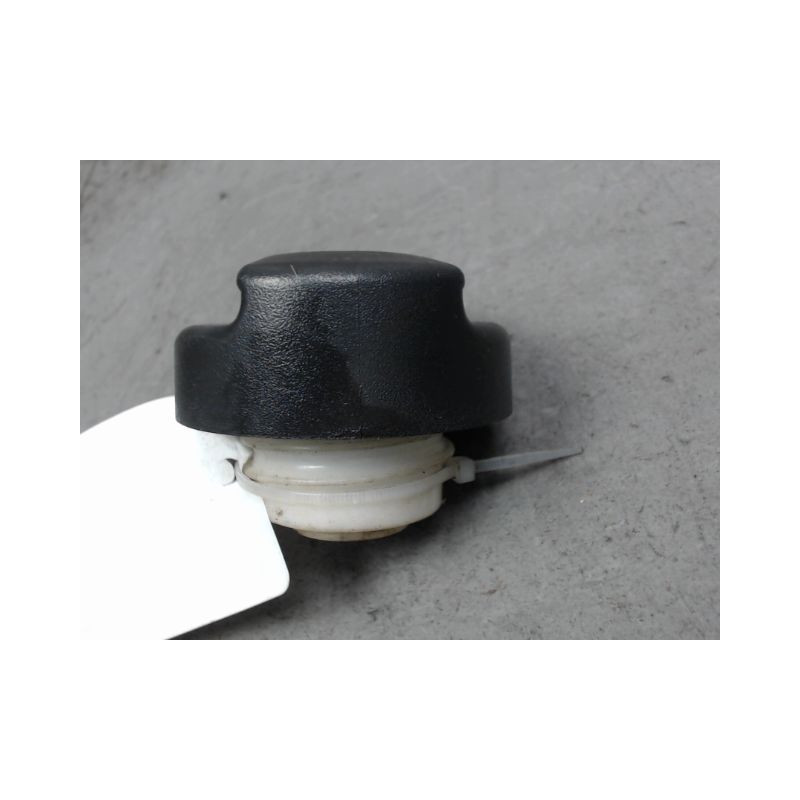 BOUCHON RESERVOIR A CARBURANT OPEL CORSA 2000-8.2003