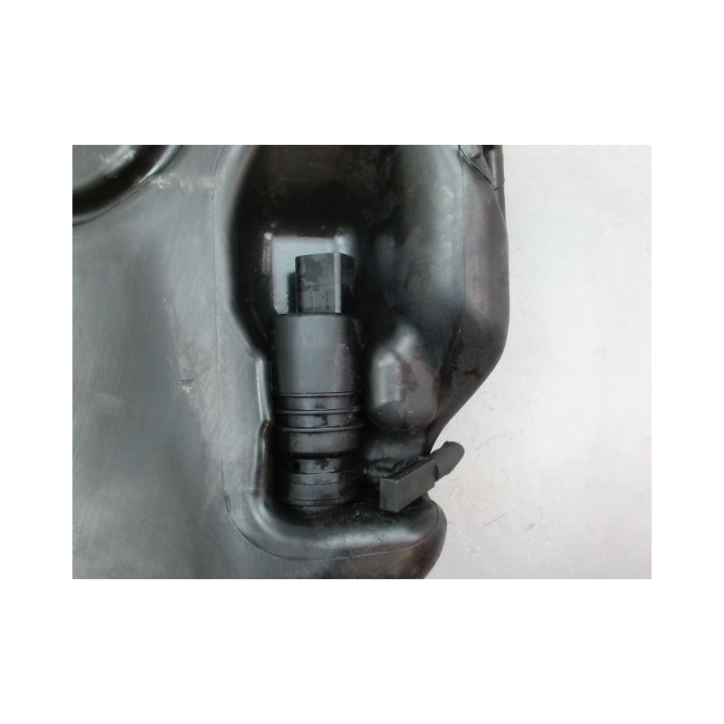 RESERVOIR LAVE-GLACE AVANT MERCEDES CLASSE C BERL. III Phase 1 (204) 2007-2010