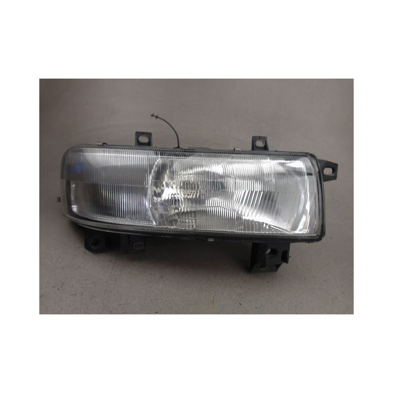 PHARE DROIT RENAULT MASTER