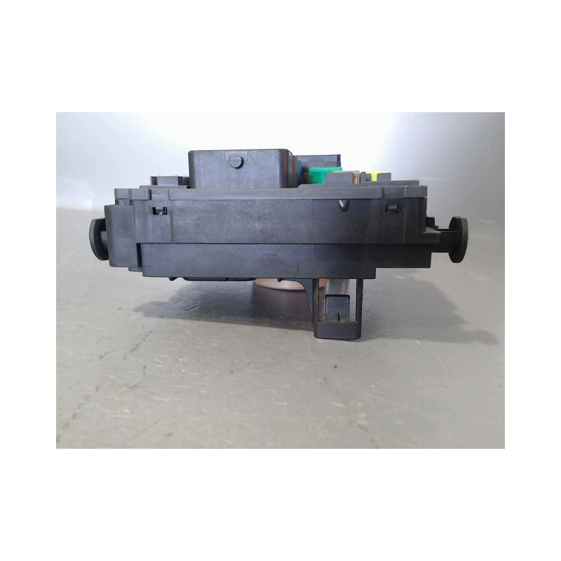 BOITE A FUSIBLES CITROEN C4