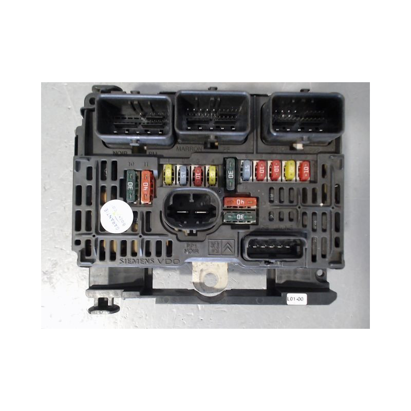 BOITE A FUSIBLES PEUGEOT 407