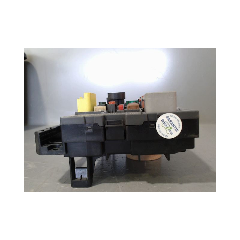 BOITE A FUSIBLES PEUGEOT 5008