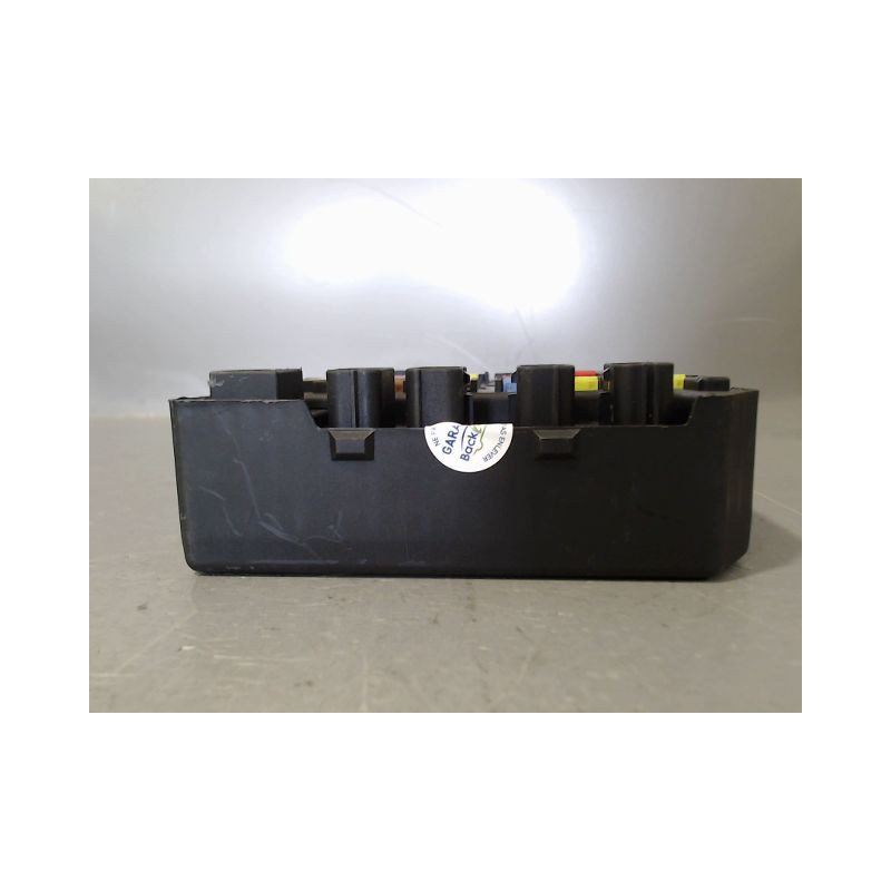 BOITE A FUSIBLES RENAULT MEGANE
