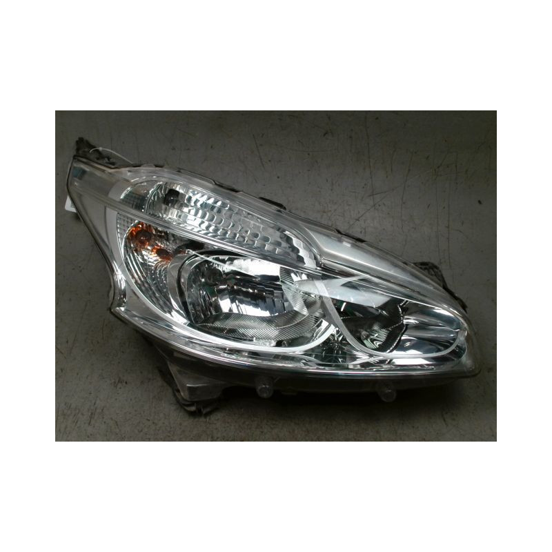 PHARE DROIT PEUGEOT 208
