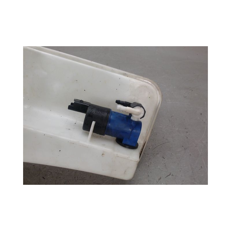 RESERVOIR LAVE-GLACE AVANT RENAULT CLIO