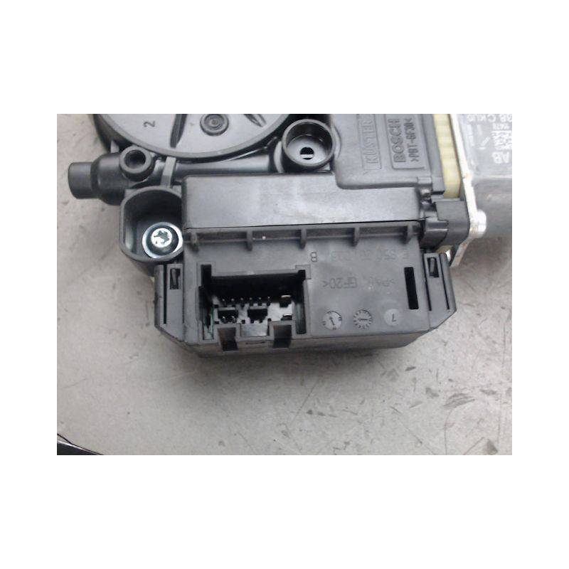 MECANISME LEVE-GLACE AVANT GAUCHE VOLKSWAGEN POLO