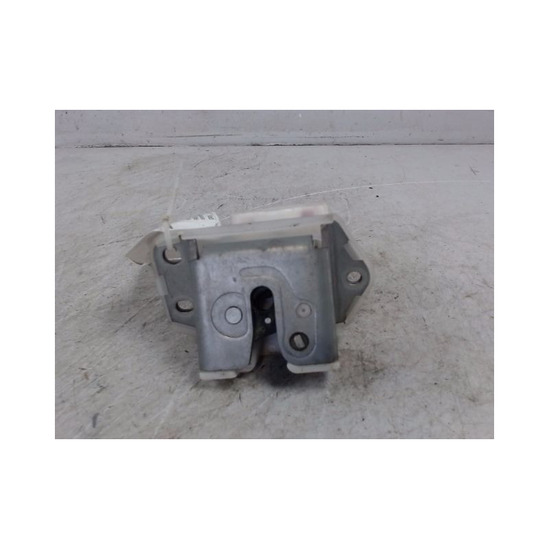SERRURE HAYON  SUZUKI SWIFT 3P