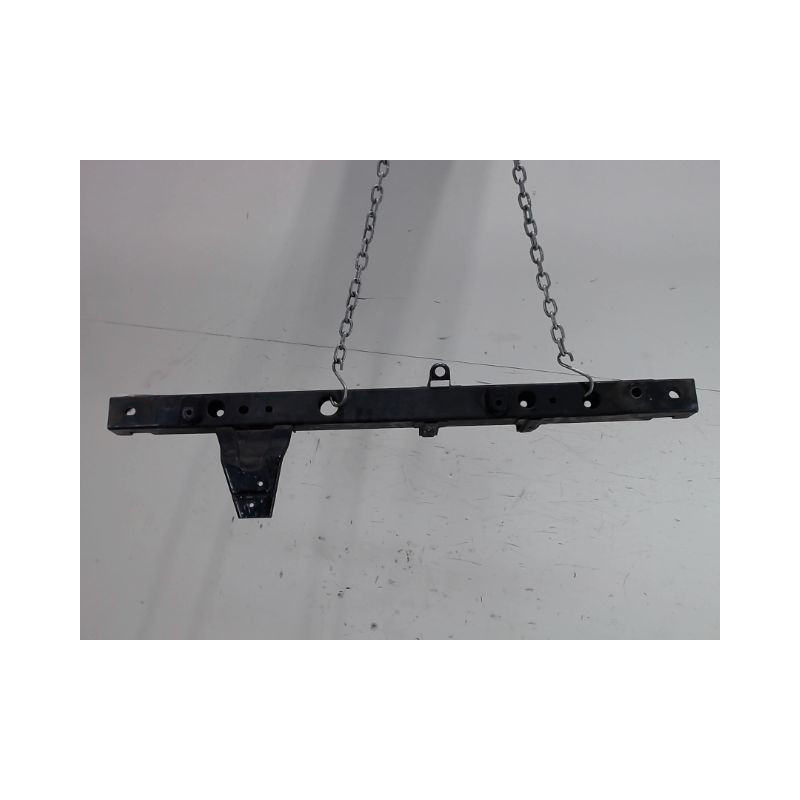 TRAVERSE INFERIEURE ARMATURE AVANT NISSAN JUKE