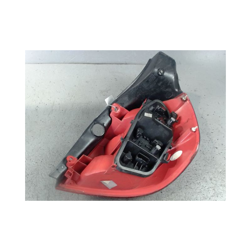 FEU ARRIERE GAUCHE  RENAULT CLIO III 2007-