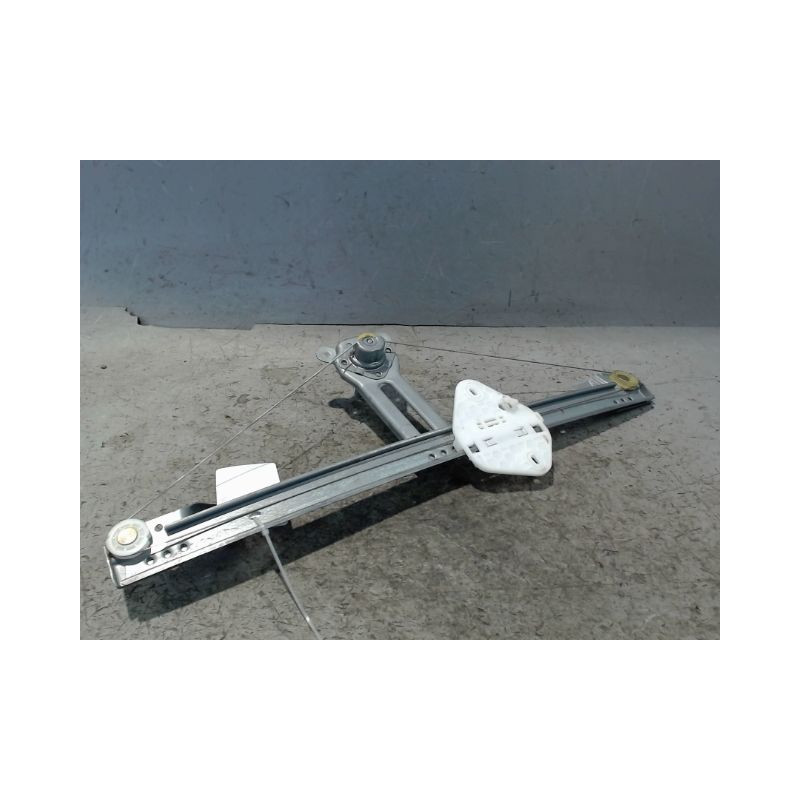 MECANISME LEVE-GLACE AVANT DROIT DACIA LOGAN 4 P 05-08
