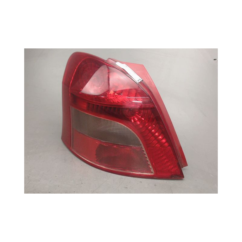FEU ARRIERE GAUCHE  TOYOTA YARIS