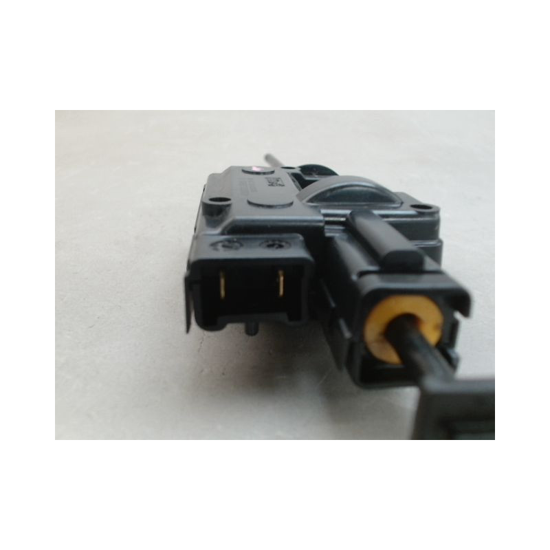 ACTIONNEUR TRAPPE CARBURANT RENAULT MEGANE