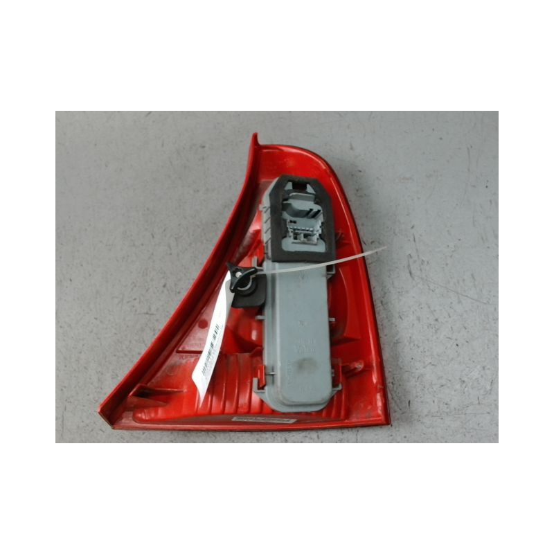 FEU ARRIERE GAUCHE  RENAULT CLIO II PH.2 01-06