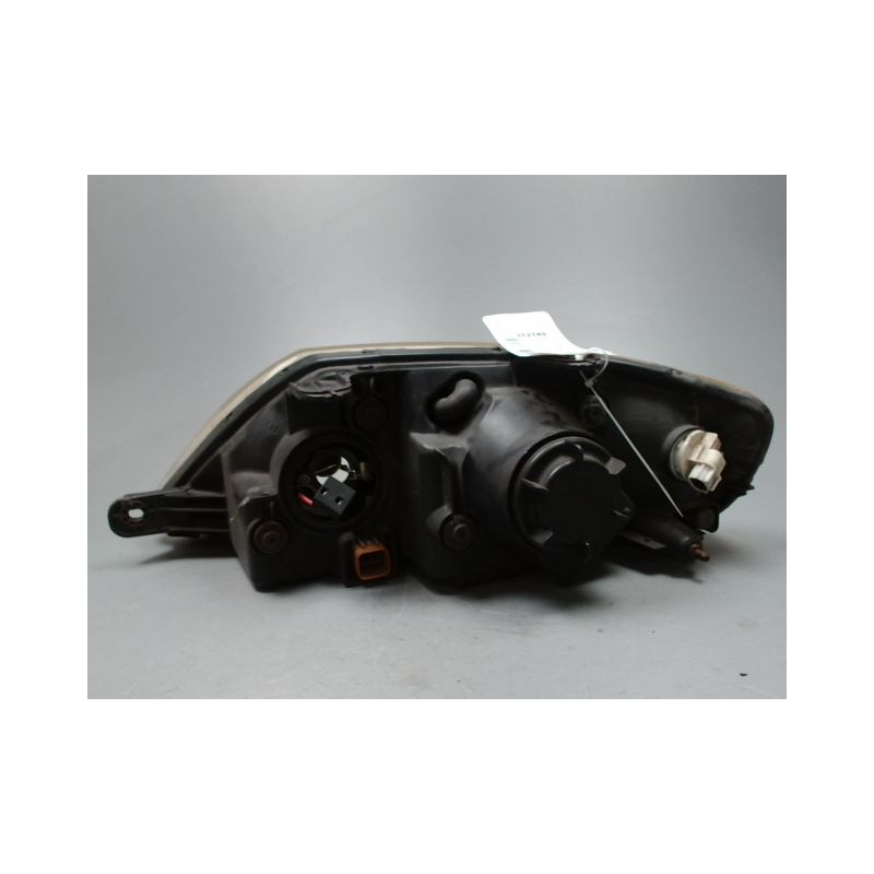 PHARE DROIT HYUNDAI COUPE II -02