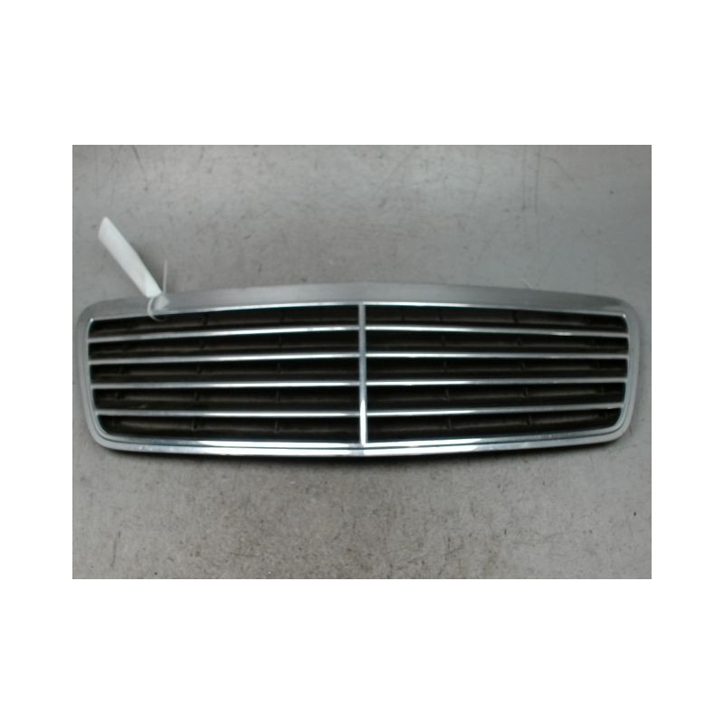 CALANDRE MERCEDES CABRIOLET CLK -99
