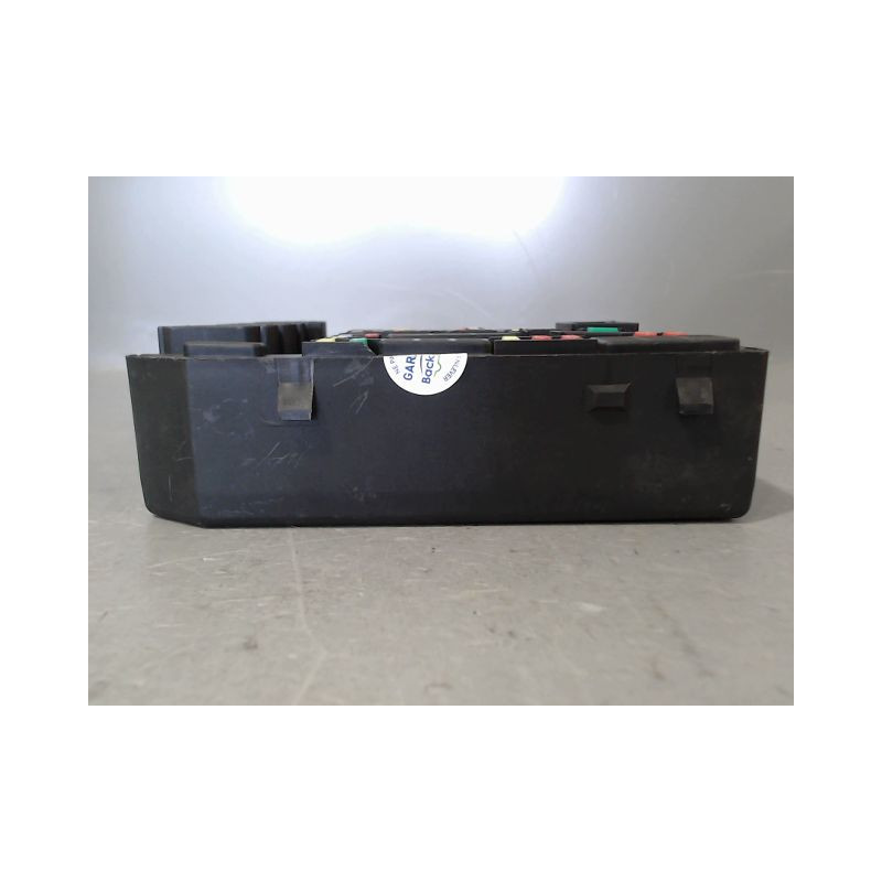 BOITE A FUSIBLES RENAULT MEGANE