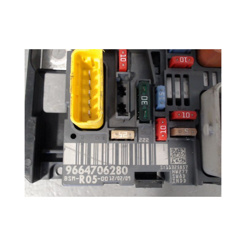 BOITE A FUSIBLES PEUGEOT 308 SW 2008-