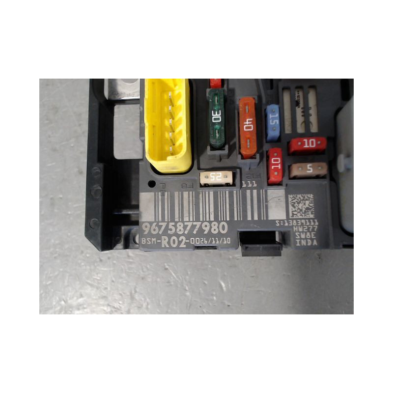 BOITE A FUSIBLES PEUGEOT 5008 2009-