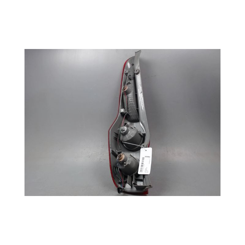FEU ARRIERE DROIT DAIHATSU CUORE
