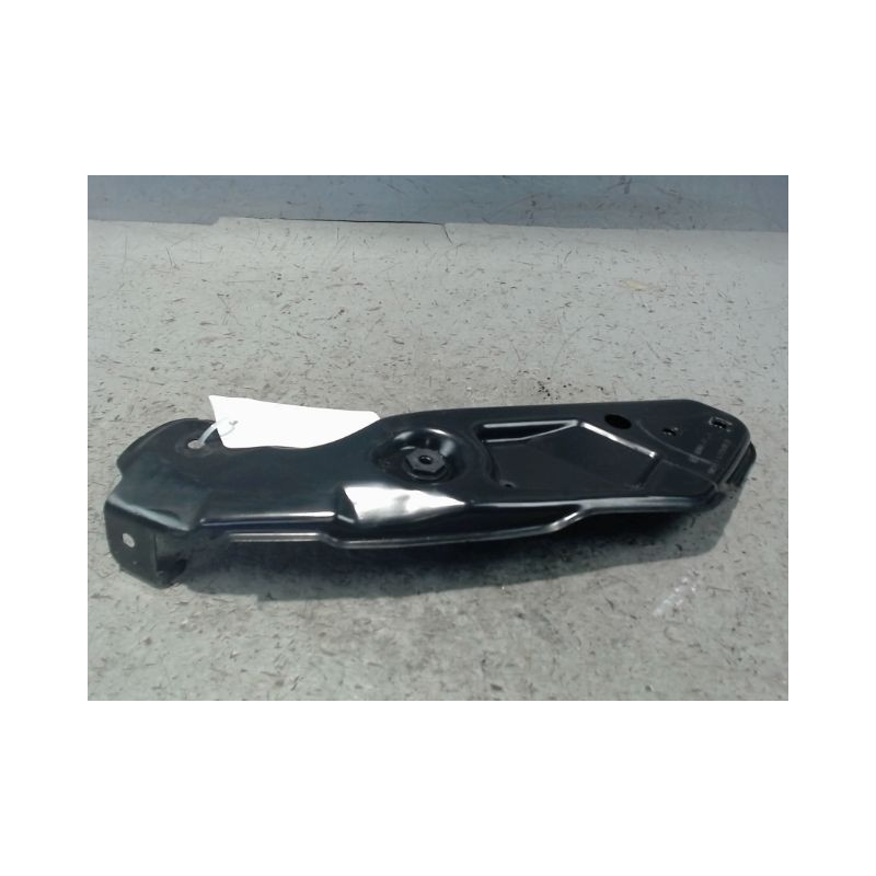 TOLE PORTE PHARE GAUCHE SEAT LEON 2009-