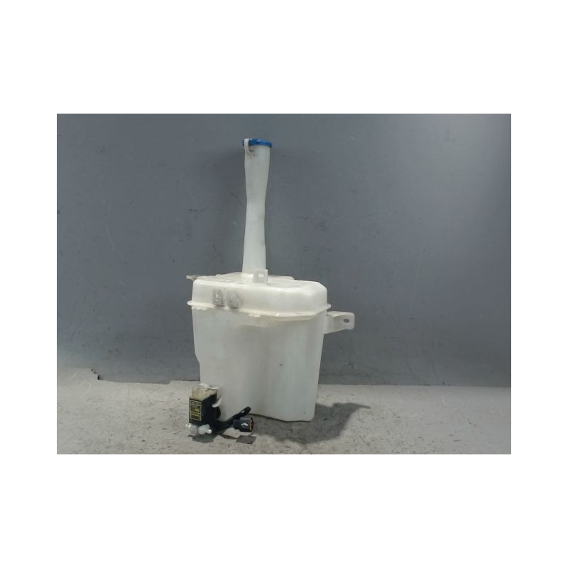 RESERVOIR LAVE-GLACE AVANT KIA CEE-D