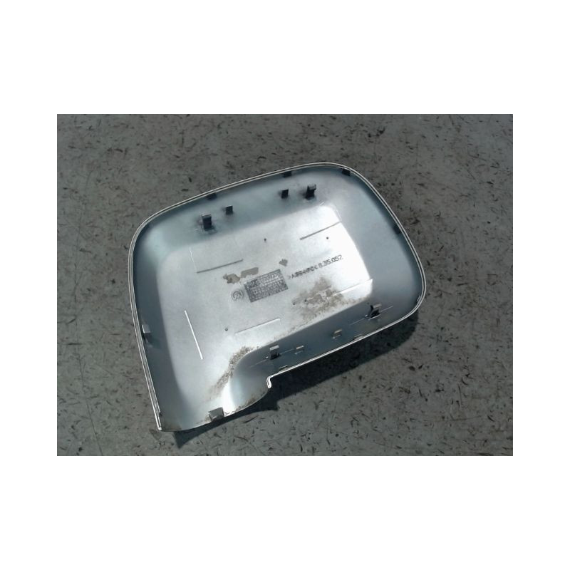 CARENAGE RETROVISEUR EXTERIEUR DROIT NISSAN TERRANO 2002-