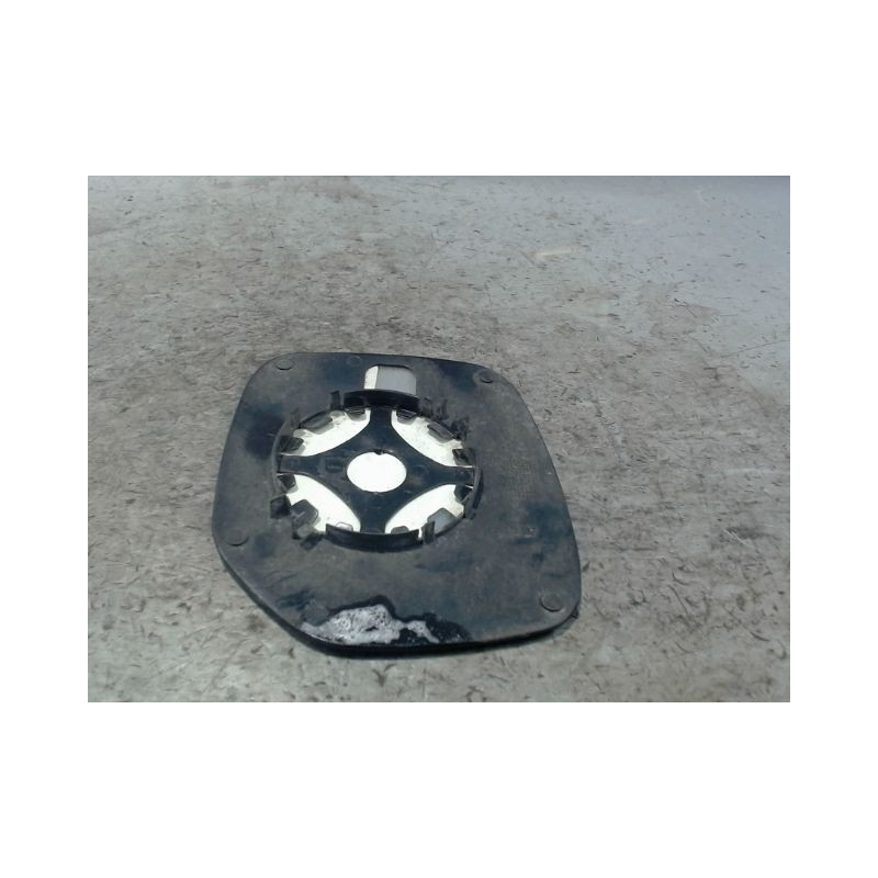 GLACE RETROVISEUR EXT G PEUGEOT PART 190C