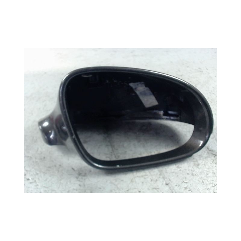 CARENAGE RETROVISEUR EXTERIEUR DROIT VOLKSWAGEN PASSAT 2005-