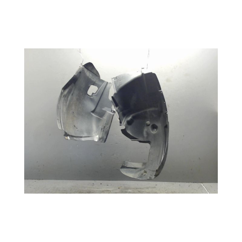 PARE-BOUE AVANT DROIT B.M.W. SERIE 1