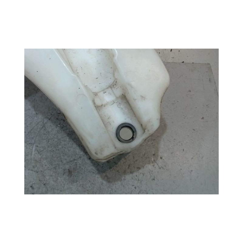 RESERVOIR LAVE-GLACE AVANT CITROEN C3