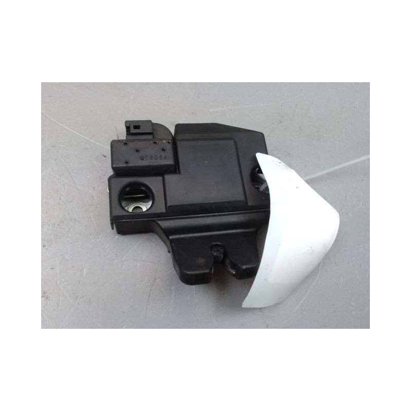 SERRURE COFFRE ARRIERE LEXUS IS 2006-