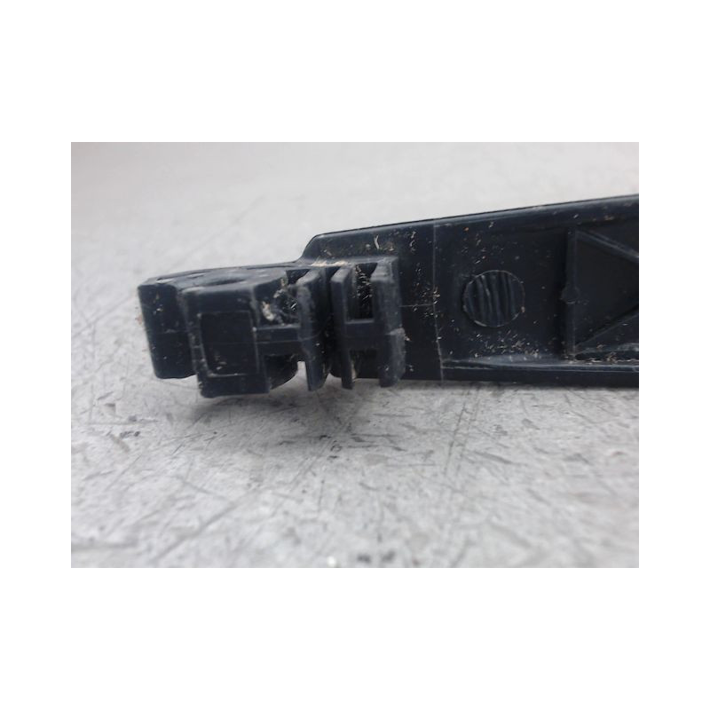 BRAS ESSUIE-GLACE ARRIERE TOYOTA YARIS