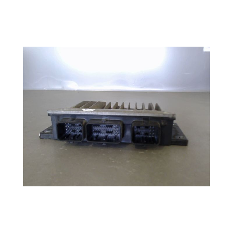 CALCULATEUR MOTEUR RENAULT MEGANE