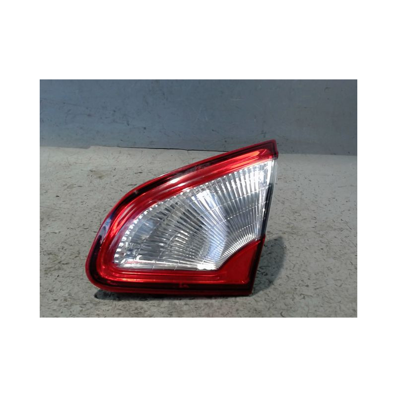 FEU ARRIERE INTERIEUR DROIT NISSAN QHASQAI 2007-