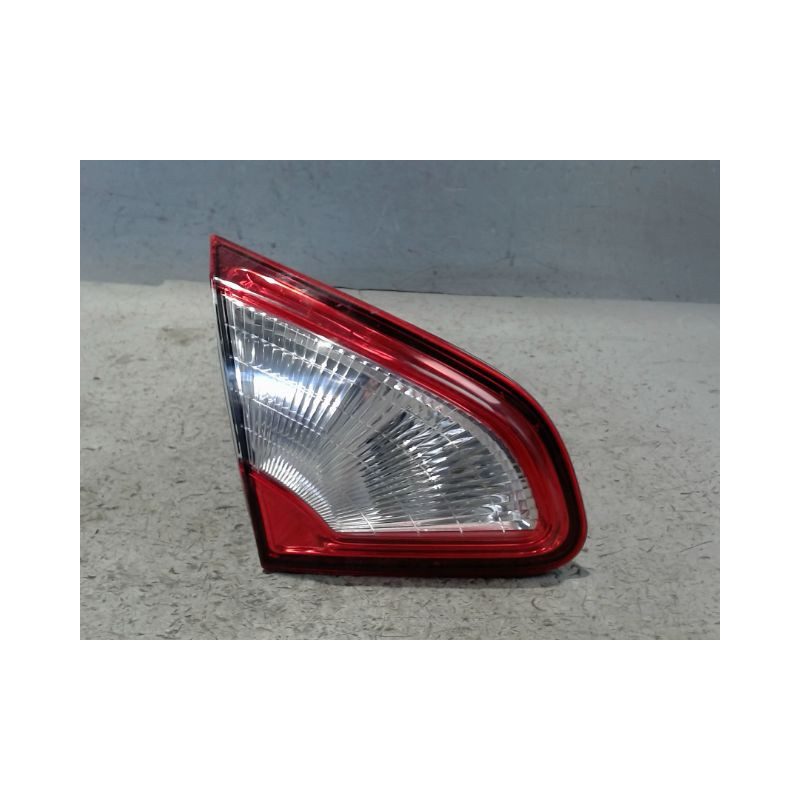 FEU ARRIERE INTERIEUR GAUCHE NISSAN QHASQAI 2007-