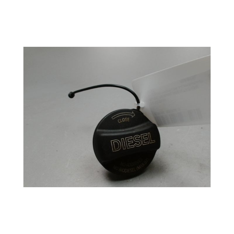 BOUCHON RESERVOIR A CARBURANT B.M.W. SERIE 2