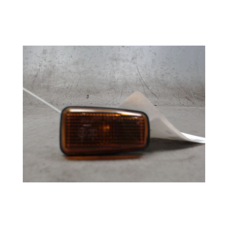 REPETITEUR AILE DROIT PEUGEOT 106 96-2003