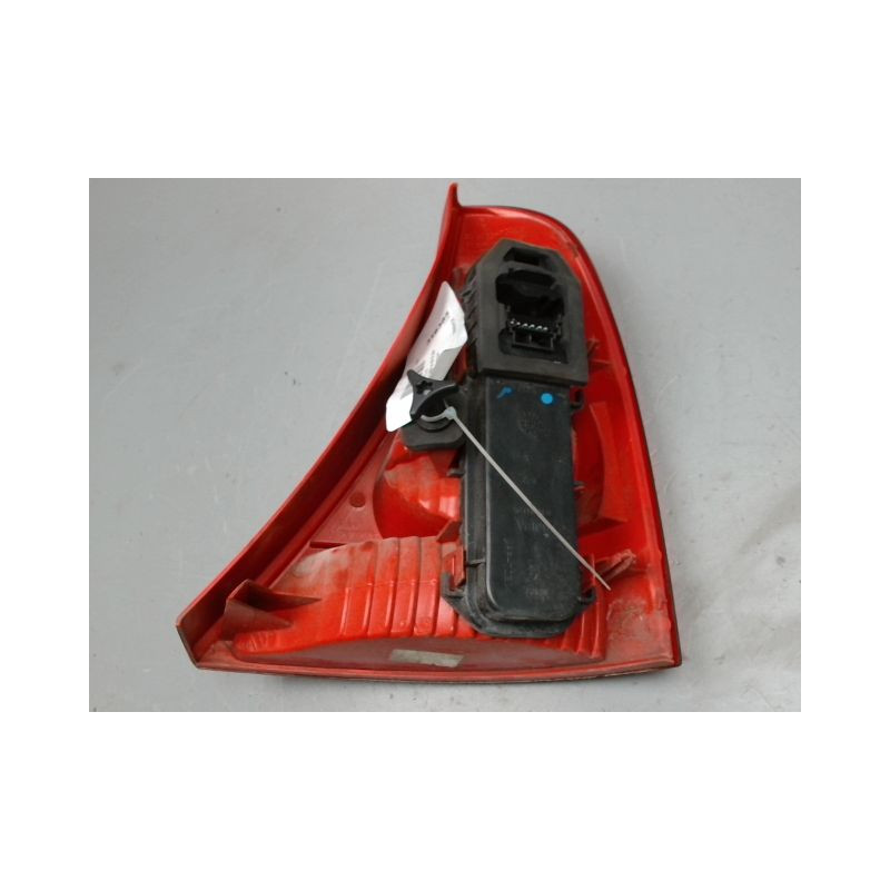 FEU ARRIERE GAUCHE  RENAULT CLIO II CAMPUS 06-