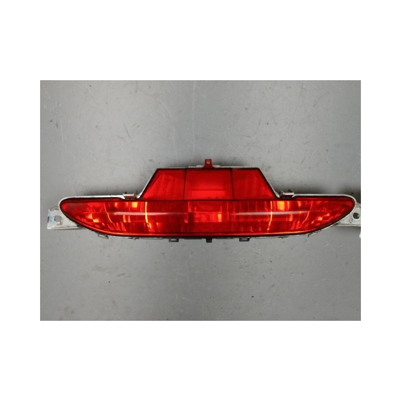FEU BROUILLARD CENTRAL ARRIERE PEUGEOT 208