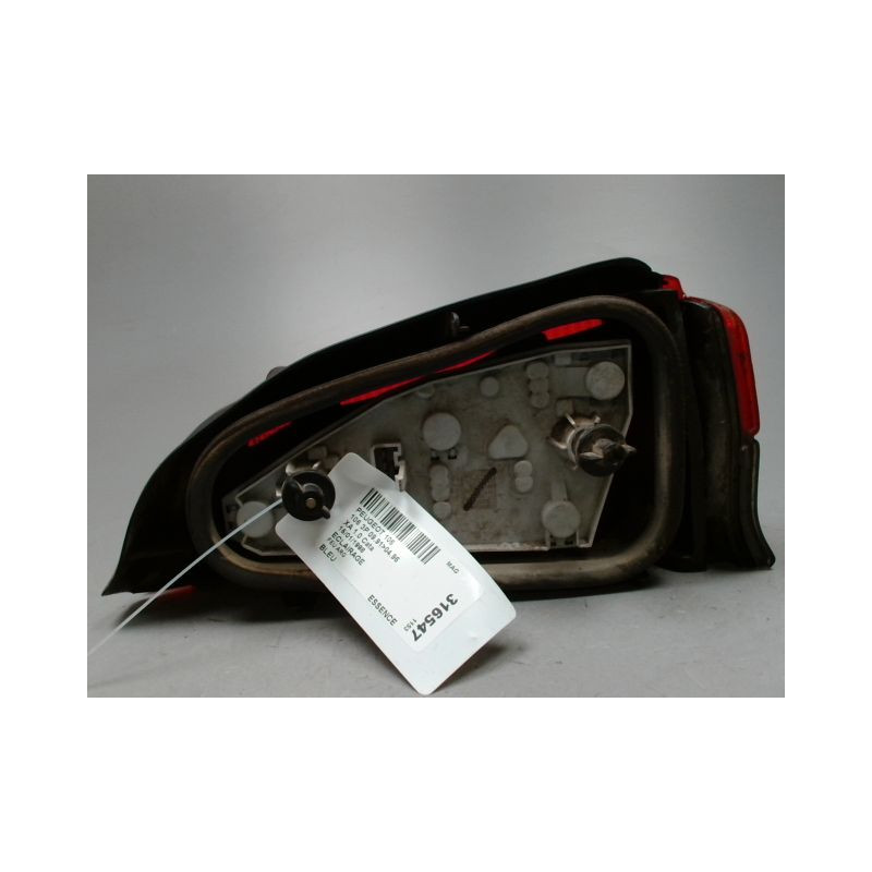 FEU ARRIERE GAUCHE  PEUGEOT 106 91-96