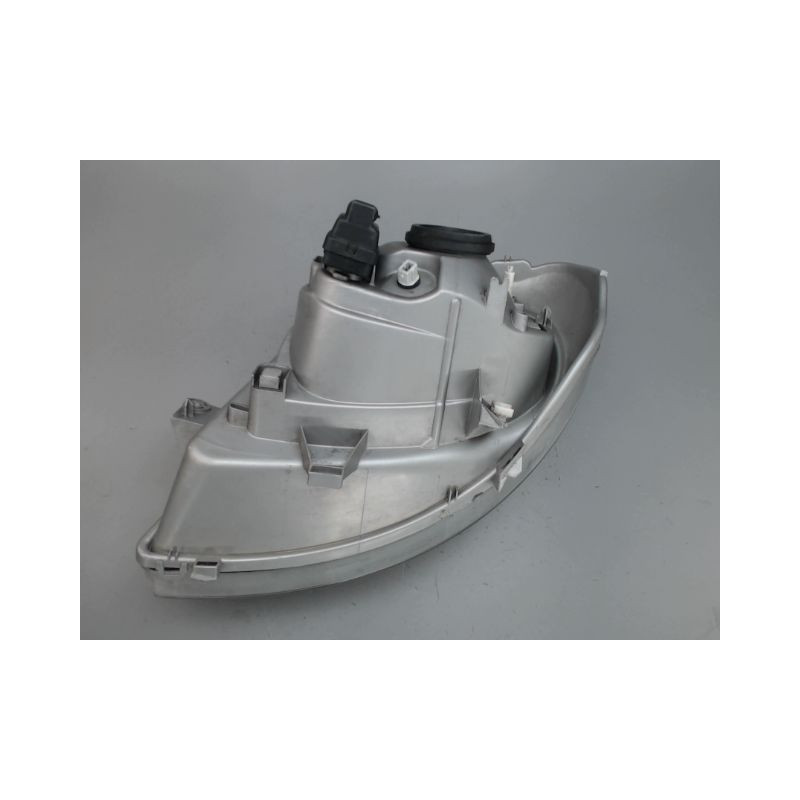 PHARE DROIT RENAULT TRAFIC