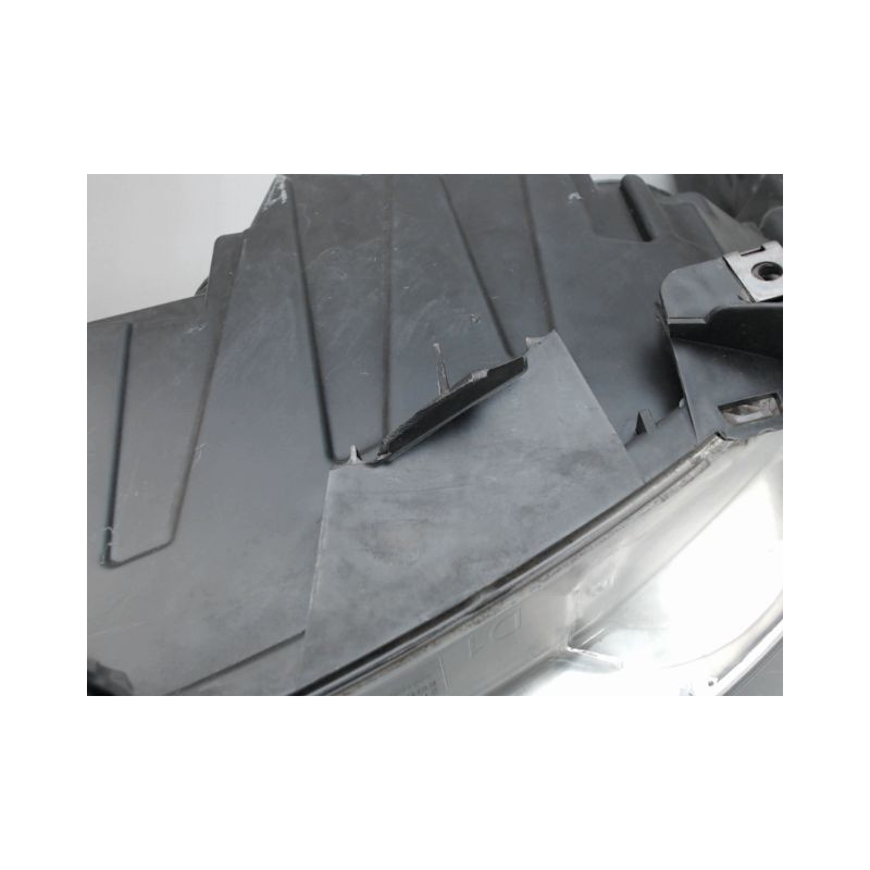 PHARE DROIT PEUGEOT 207