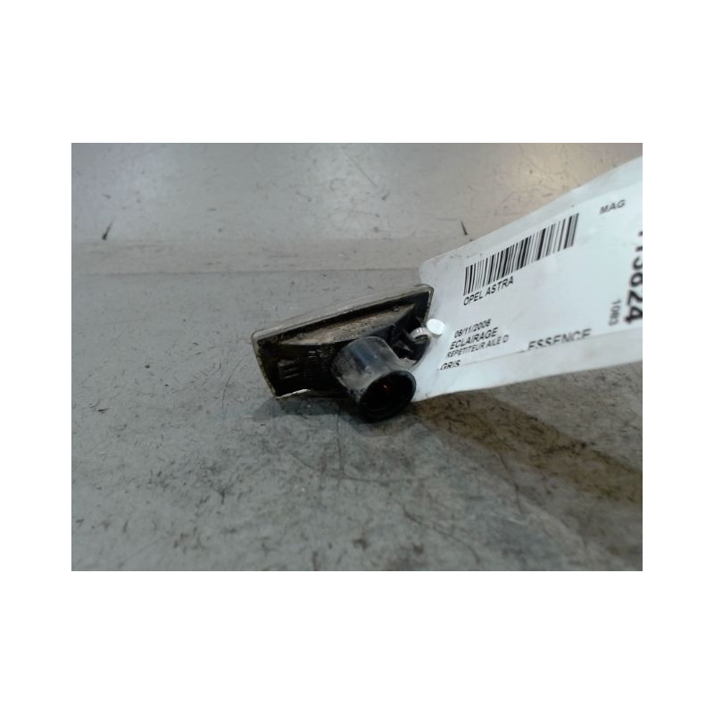 REPETITEUR AILE DROIT OPEL ASTRA