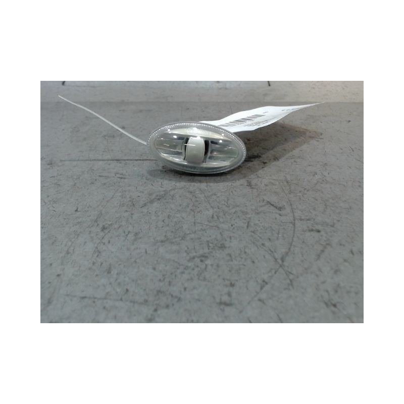 REPETITEUR AILE DROIT PEUGEOT 108