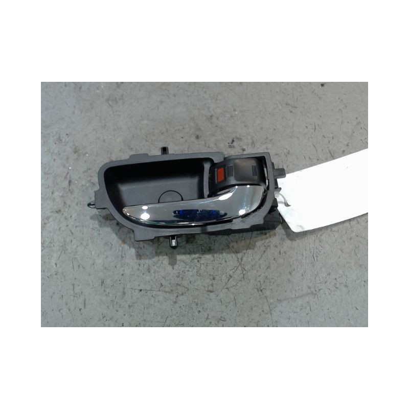 POIGNEE INTERIEURE PORTE AVANT DROIT PEUGEOT 108