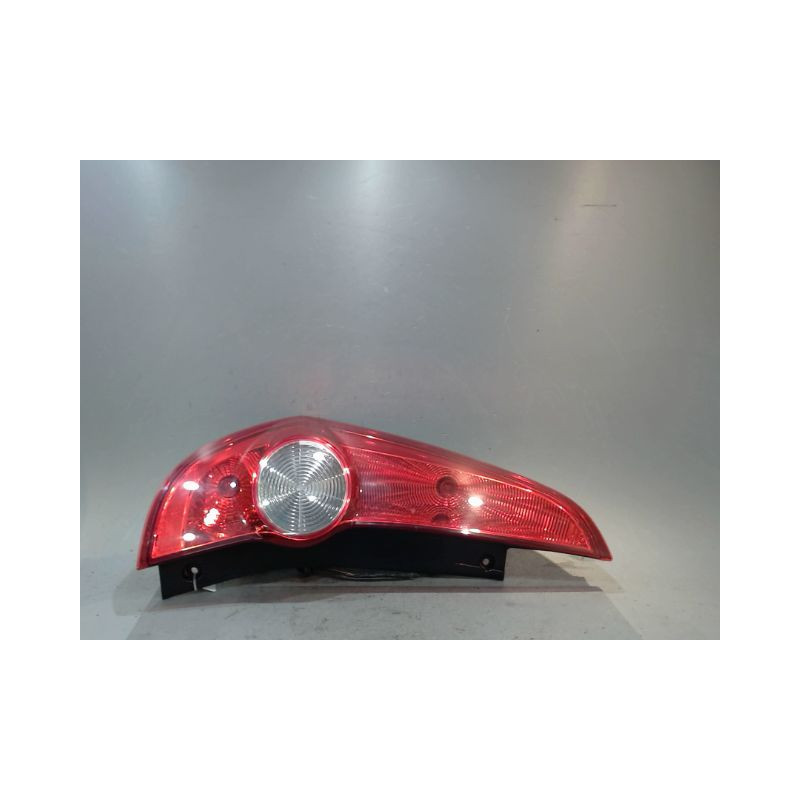 FEU ARRIERE GAUCHE  OPEL AGILA